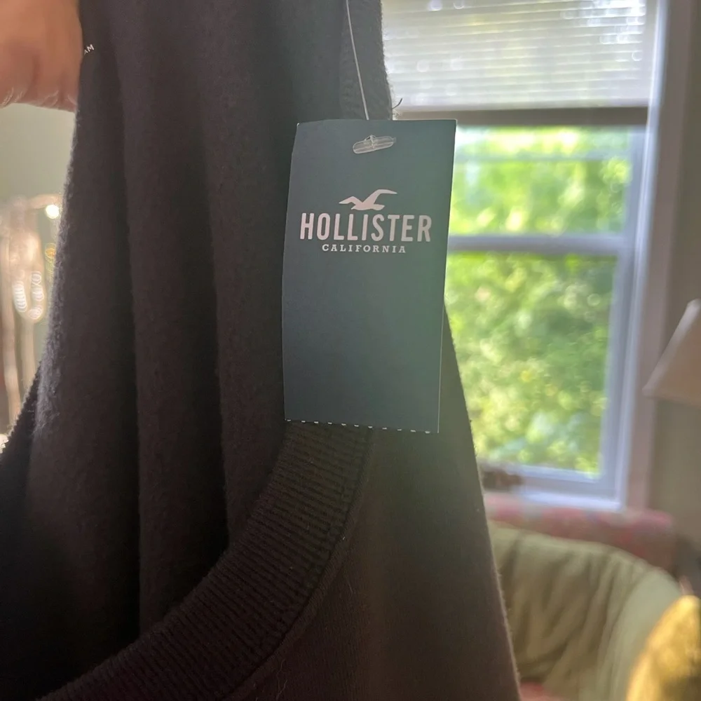 Hollister Brand new with tags crewneck graphic sweater with mushrooms - Picture 5 of 6